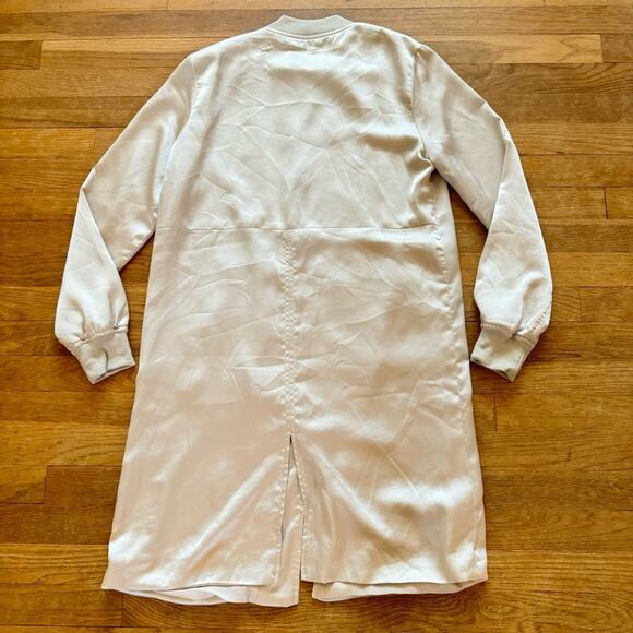 J.O.A. satin looking taupe champagne long lightweight zippered jacket sz M
 b14 - Picture 8 of 8